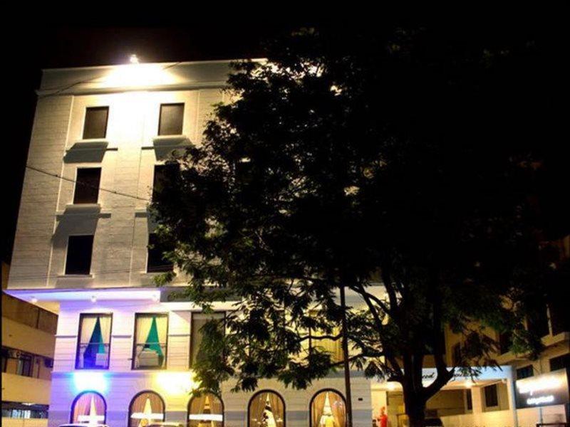 Octave Hotel - Double Road Bangalore Bagian luar foto
