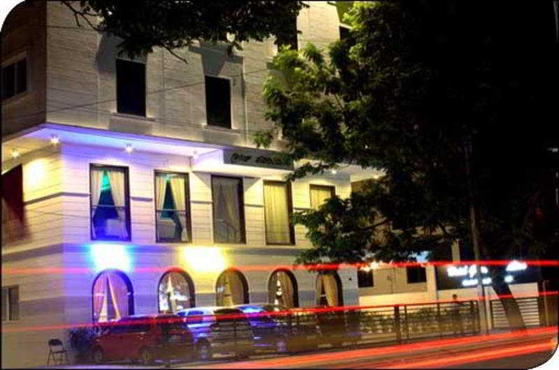 Octave Hotel - Double Road Bangalore Bagian luar foto